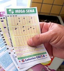 Play Mega-Sena Lottery online.
