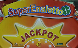 Superenalotto with SuperStar number produce biggest prizes in italian lotto lottery game.
